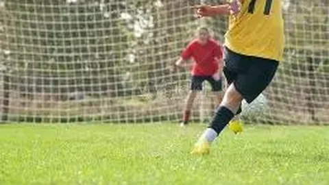 《狂野世纪》：毕赣电影颂歌，观众反响冷淡