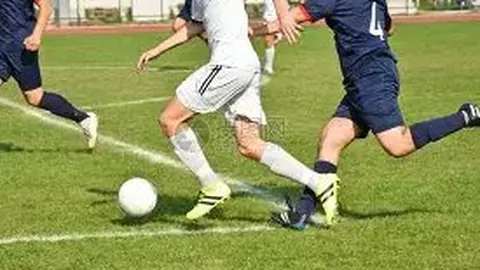 “金价飙升，悄悄侵蚀你的购买力？为何钱似乎买不到过去的东西？”